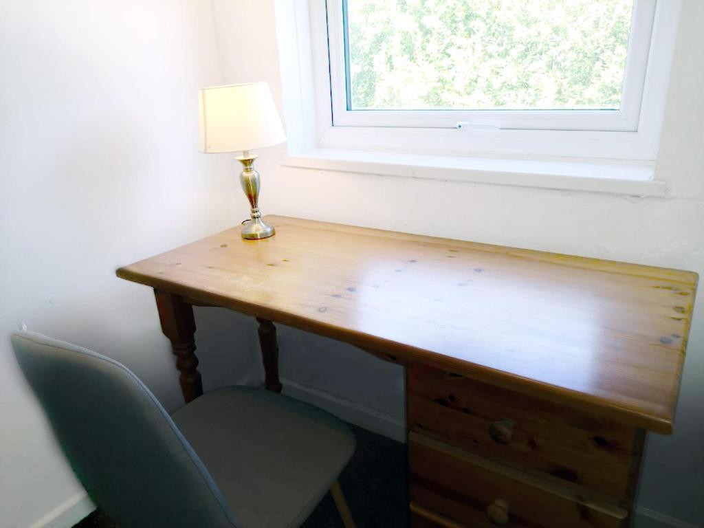 Cozy 4 Bedroom House In Smethwick With 4 Bathrooms Perfect For Contractors And Families 버밍엄 외부 사진