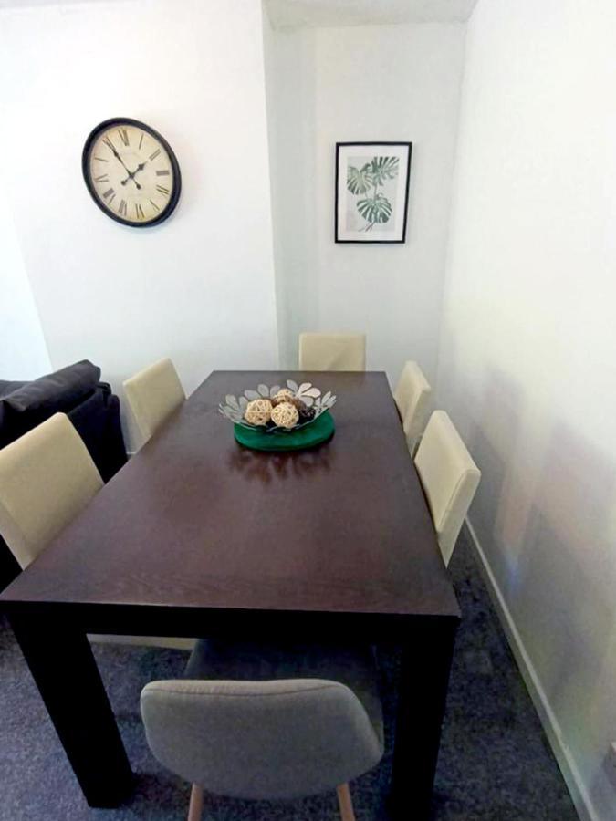 Cozy 4 Bedroom House In Smethwick With 4 Bathrooms Perfect For Contractors And Families 버밍엄 외부 사진