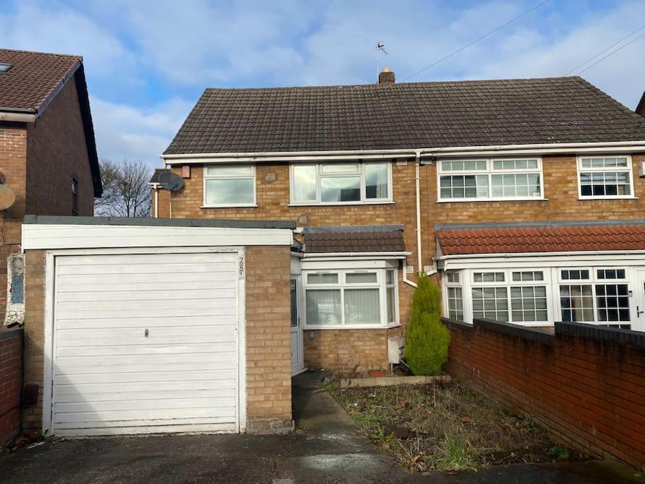 Cozy 4 Bedroom House In Smethwick With 4 Bathrooms Perfect For Contractors And Families 버밍엄 외부 사진